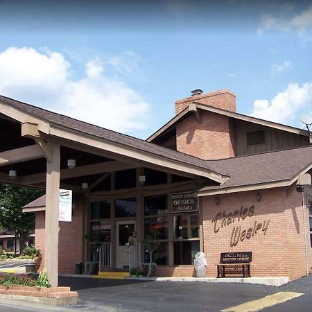 Charles Wesley Motor Lodge Downtown Broken Bow- Hochatown Buitenkant foto