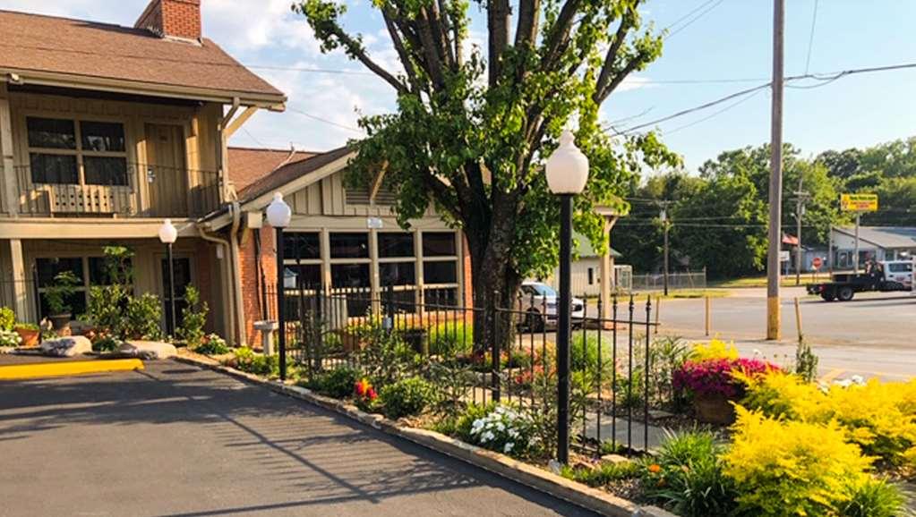 Charles Wesley Motor Lodge Downtown Broken Bow- Hochatown Buitenkant foto
