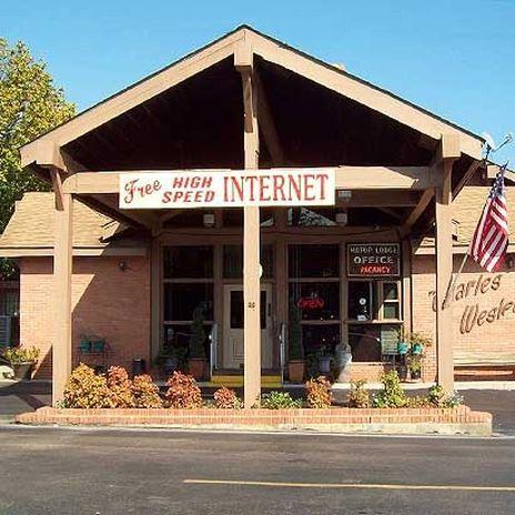 Charles Wesley Motor Lodge Downtown Broken Bow- Hochatown Buitenkant foto