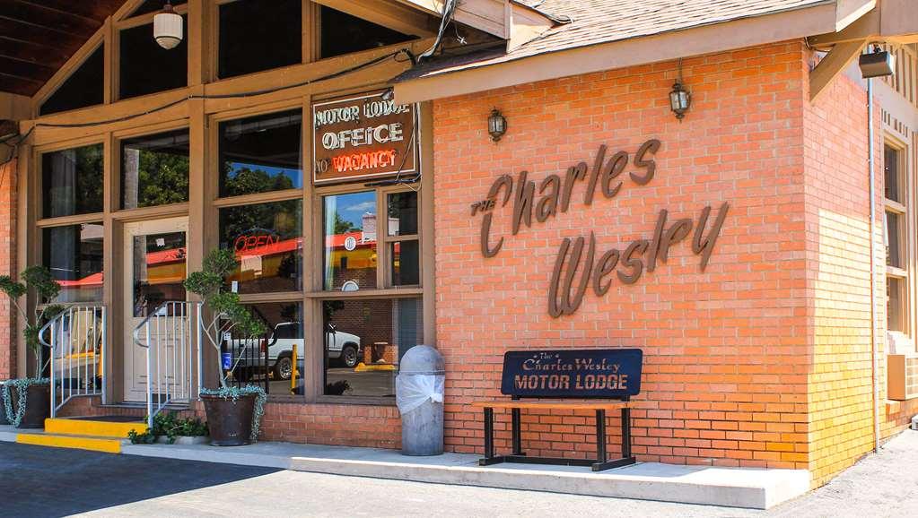 Charles Wesley Motor Lodge Downtown Broken Bow- Hochatown Buitenkant foto
