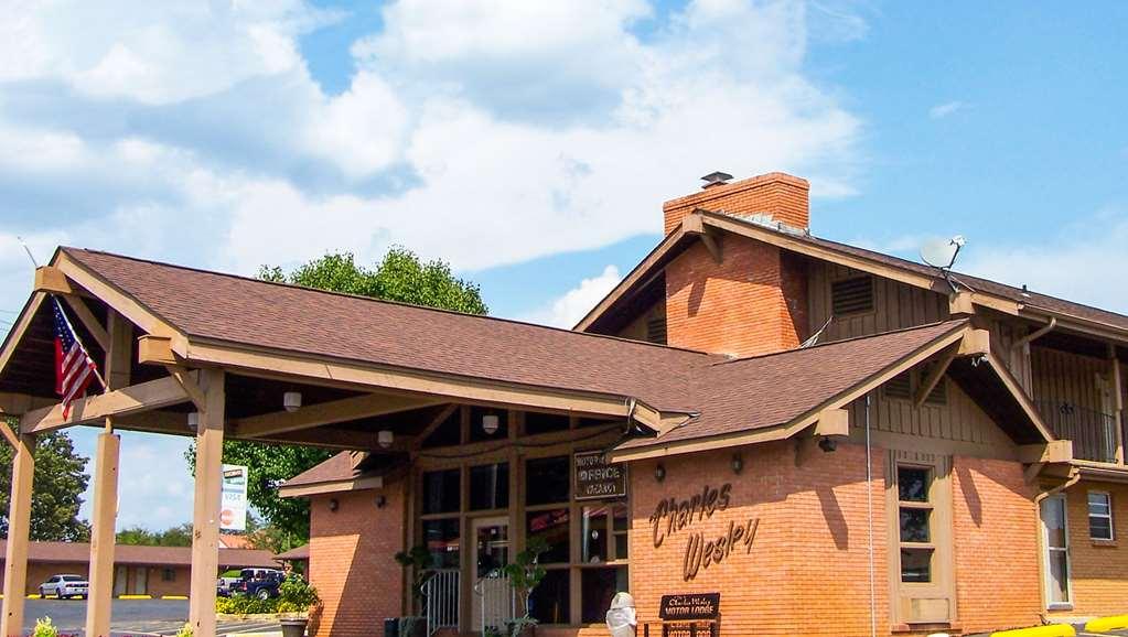 Charles Wesley Motor Lodge Downtown Broken Bow- Hochatown Buitenkant foto